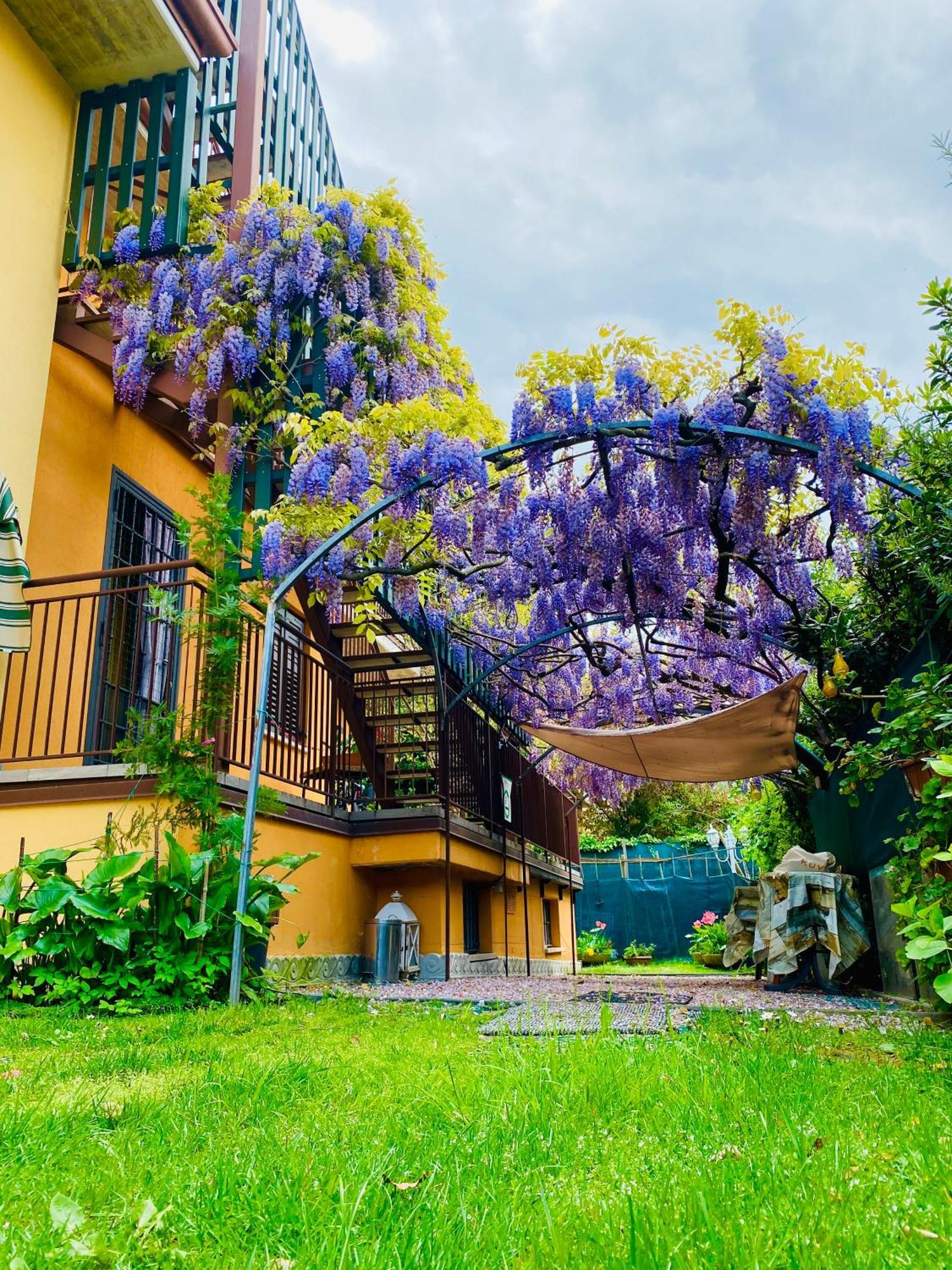 Welcome Traveller Divine Cecile Garda  Exterior photo
